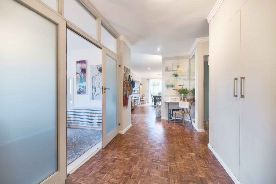 6 Bedroom Property for Sale in Northcliff Western Cape
